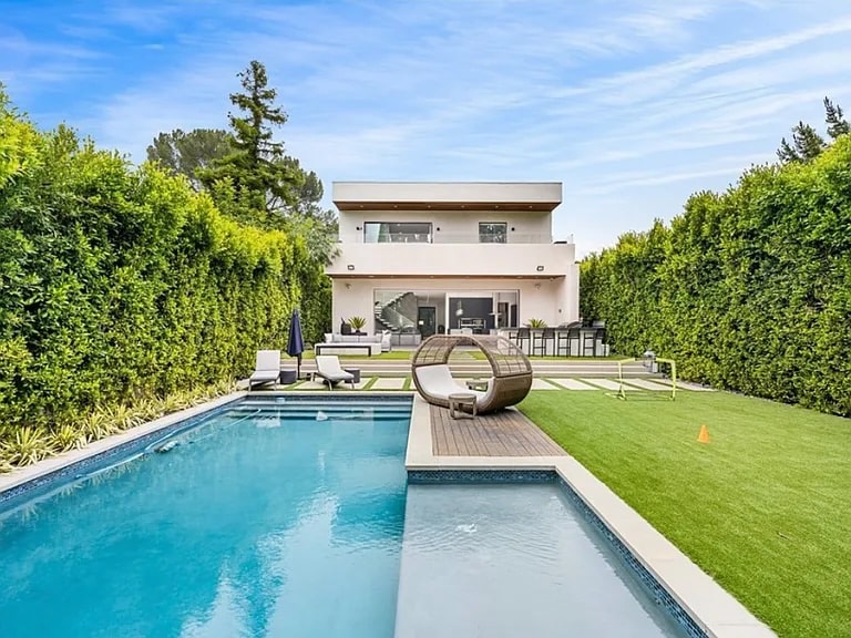 Building Photo - 15231 Greenleaf St