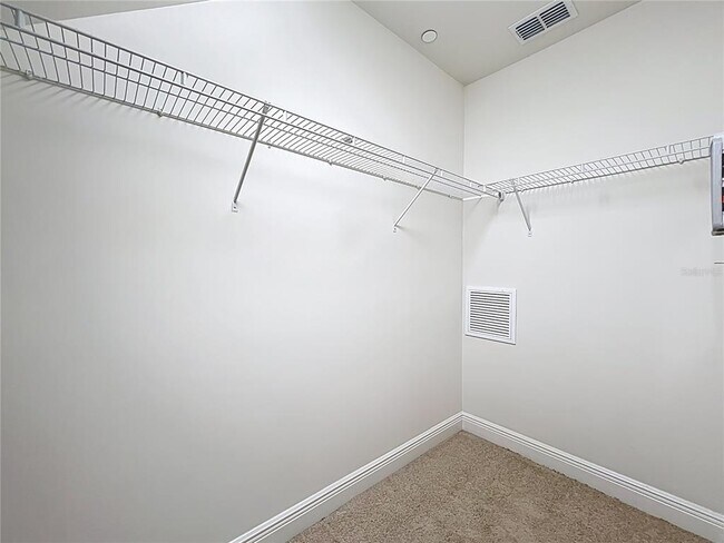 Building Photo - 561 Scotia Pl