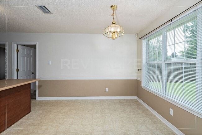 Building Photo - Stunning 4 Bed 2 Bath Home in West Mobile!