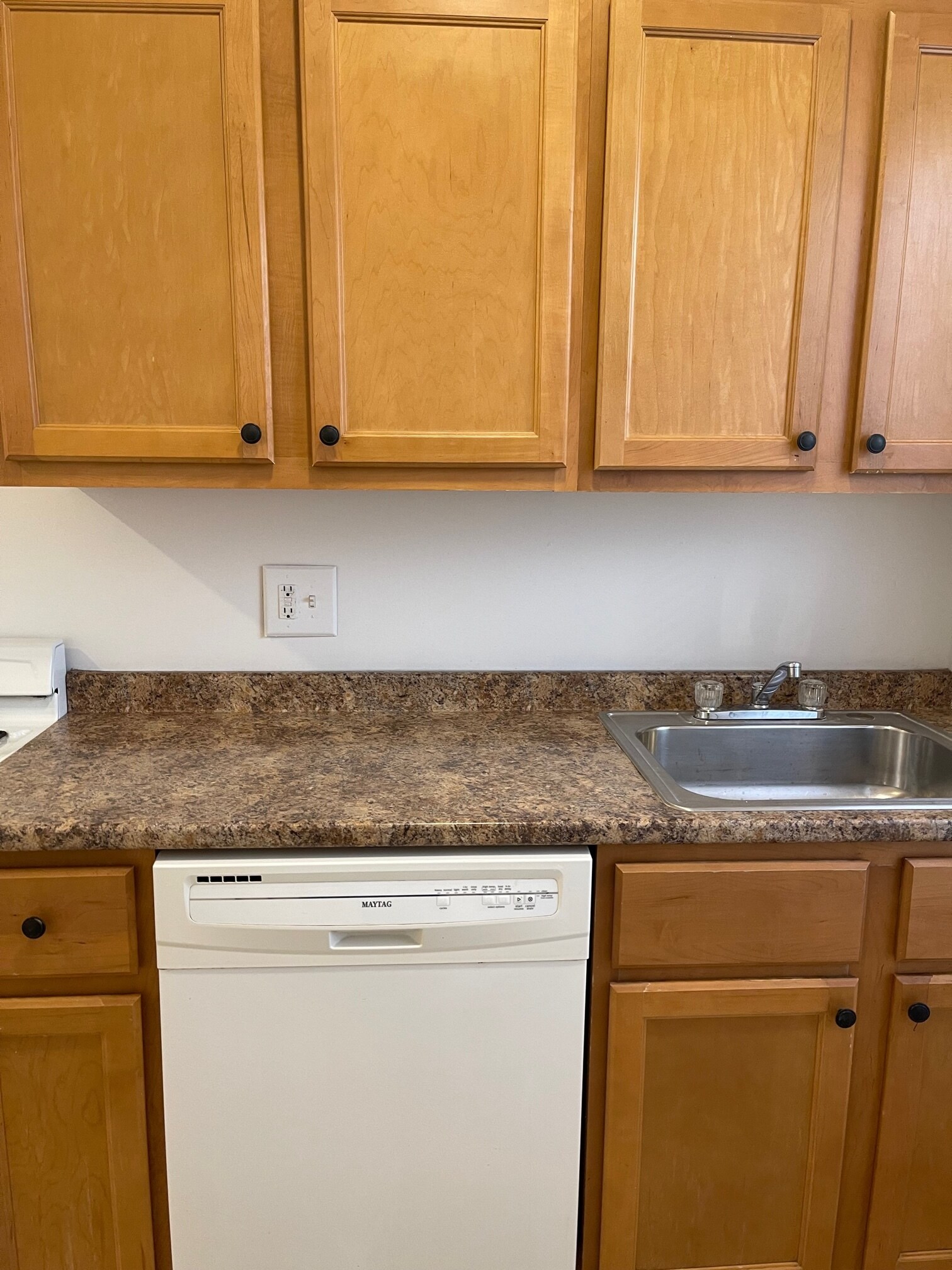 Building Photo - 6964 N Sheridan Rd