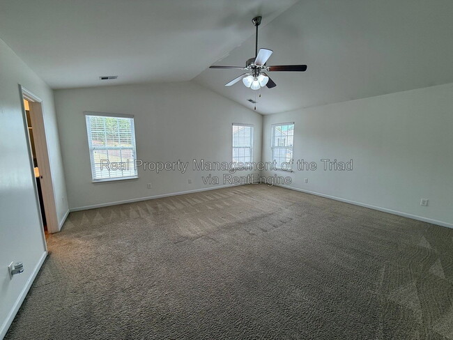 Building Photo - 1759 Waverly Oaks Dr