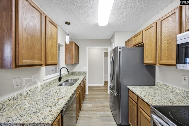 Building Photo - 815 Chablis Dr