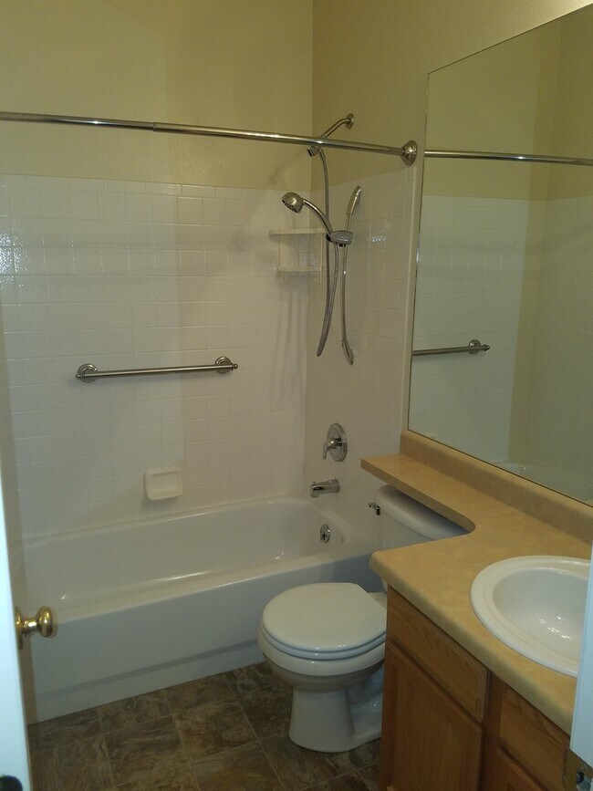 Building Photo - Fantastic home in Charleston Place, 4-bedroom, 3 bath, 2 car!