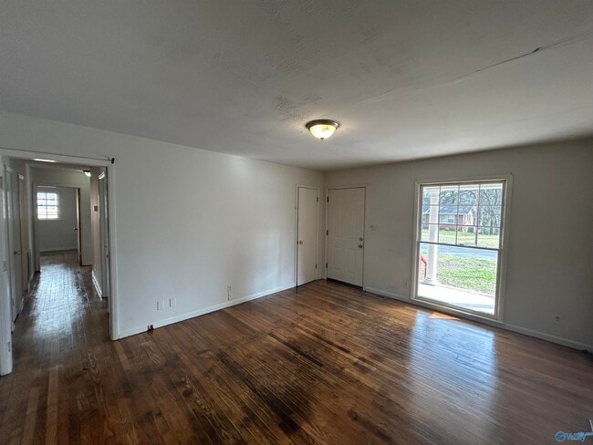 Building Photo - 603 Hal St NW