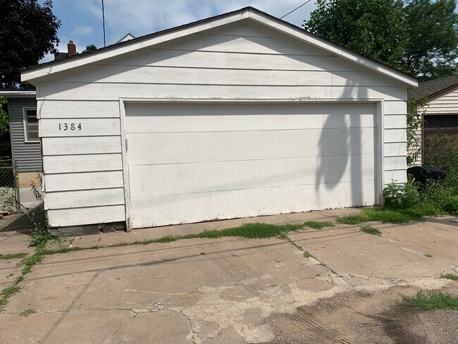 Building Photo - 1384 Lafond Ave