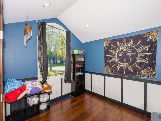 Building Photo - Cute 4 bedroom home for rent! Recently Upd...