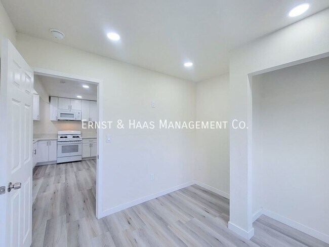 Building Photo - 3311 C Platt Ave