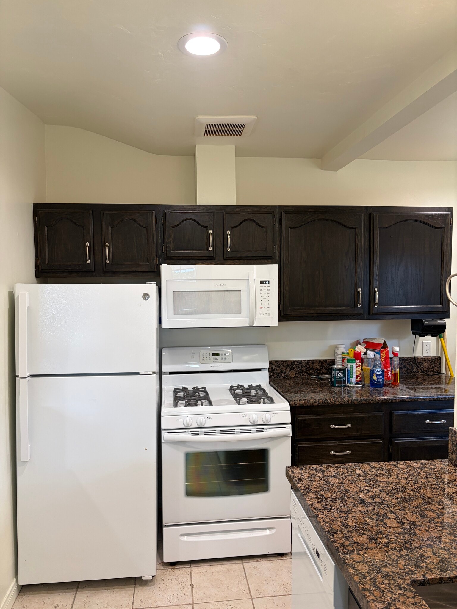 Building Photo - 2800 Tola Ave