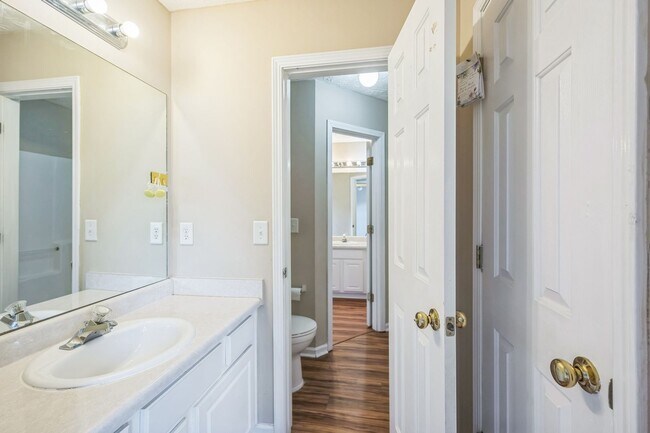 Building Photo - Spacious 4BR House in Lawrenceville
