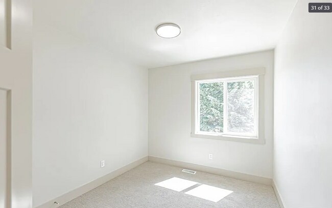 Building Photo - BEAUTIFUL 3 Bed 2.5 Bath Townhome Available!