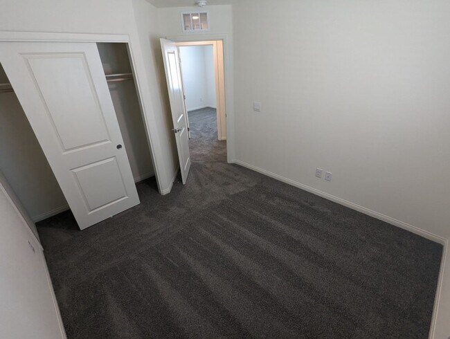 Building Photo - 7703 Moore Crk Ln