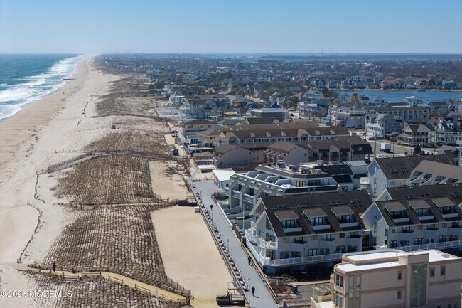 Building Photo - 900 Ocean Ave