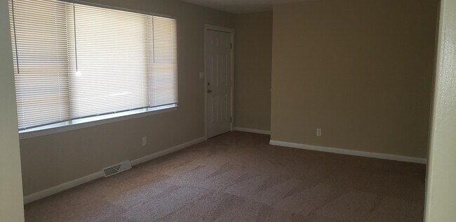 Building Photo - Updated 3-Bedroom Home with Modern Touches