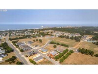 Building Photo - Bright and Beautiful 3/2 in Seabird Village!