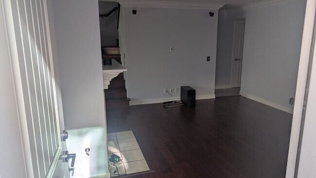 Building Photo - 10140 Palm Glen Dr