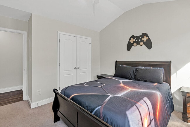 Building Photo - 218 Maidstone Dr