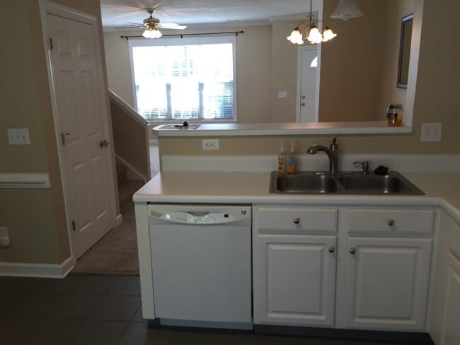 Building Photo - 8605 London Park Ct