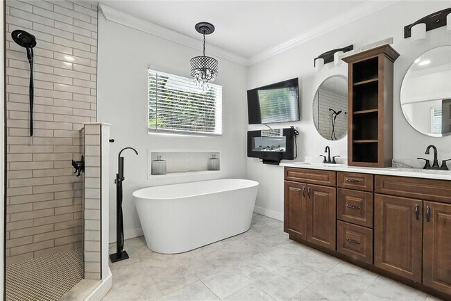 Building Photo - 3634 Burlington Ave N