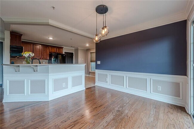 Building Photo - 300 Balaban Cir