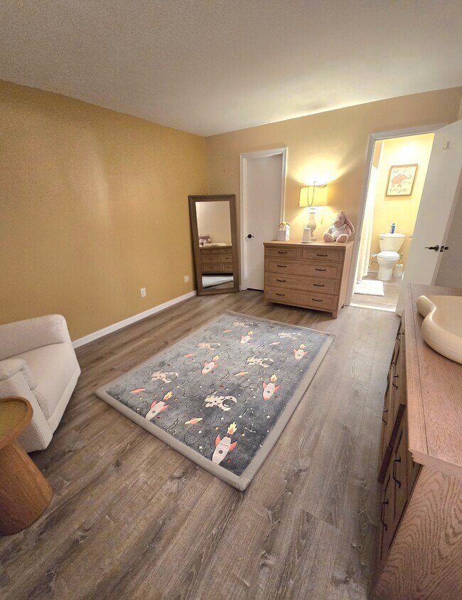 Building Photo - 9 Balsam Ct