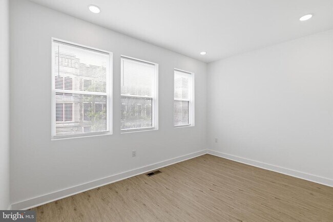 Building Photo - 4021 Brown St