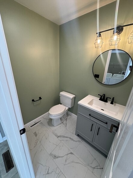 Building Photo - 134 Knob Hill Way