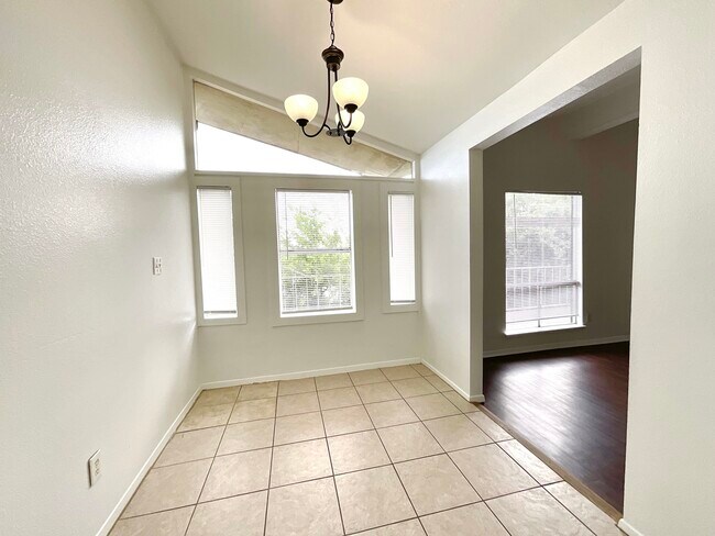 Building Photo - 319 Nolen Dr
