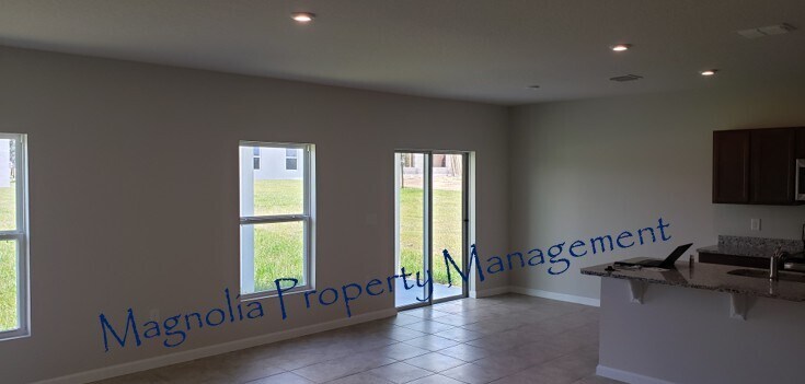 Building Photo - 1067 Kobuk St