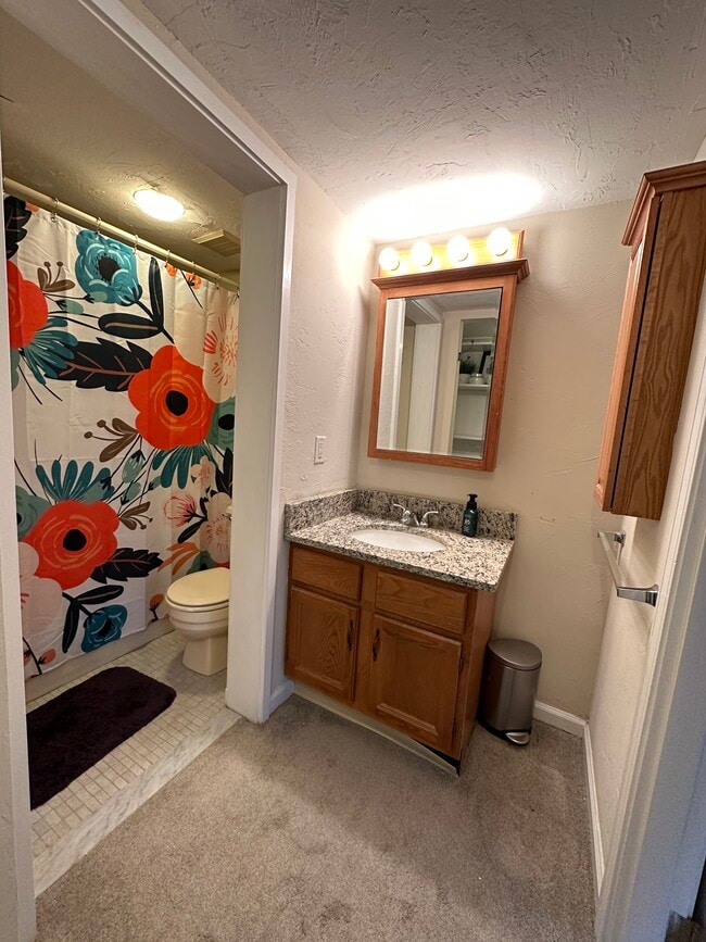 Bath - 306 Trailside Way