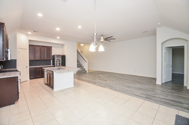 Building Photo - 17902 Logans Pine Dr