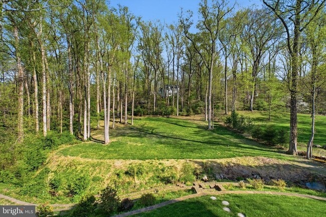 Building Photo - 8735 Brook Rd