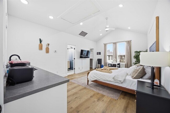 Building Photo - 4209 McKinney St
