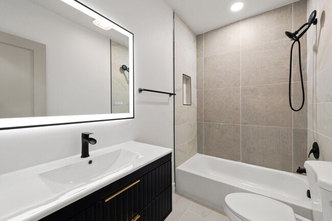 Building Photo - DC1026