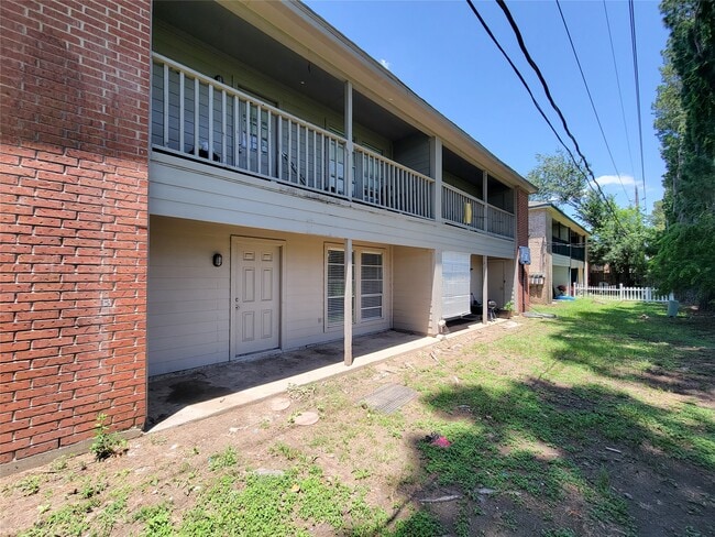 Building Photo - 13611 Ravensway Dr