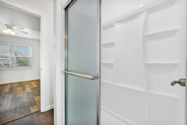 Building Photo - 123 The Strand