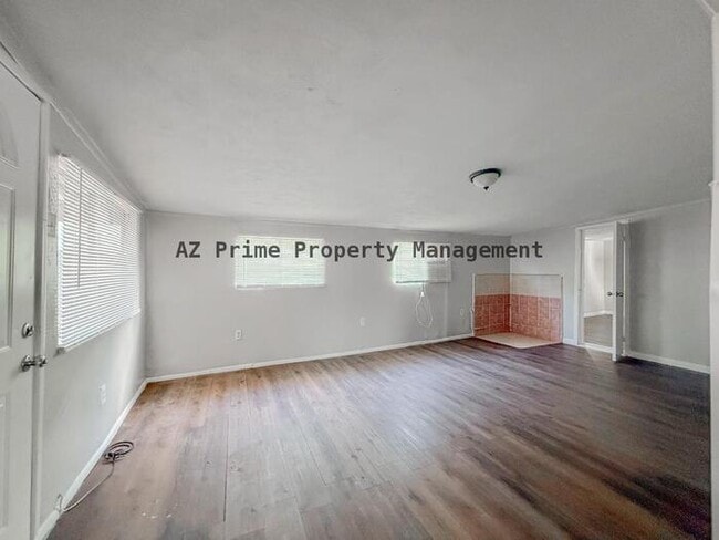 Building Photo - 17401 E Meadow Ln