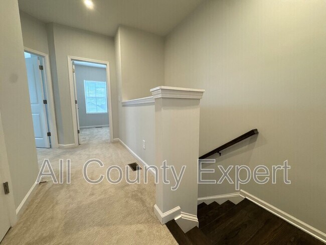 Building Photo - 2817 Beacon Bend Xing