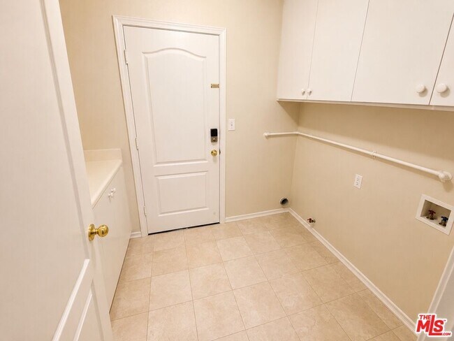 Building Photo - 7371 Westcliff Dr