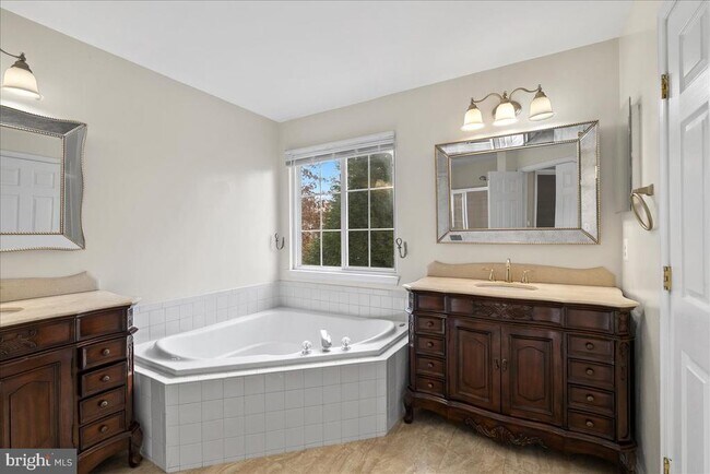 Building Photo - 14578 General Washington Dr