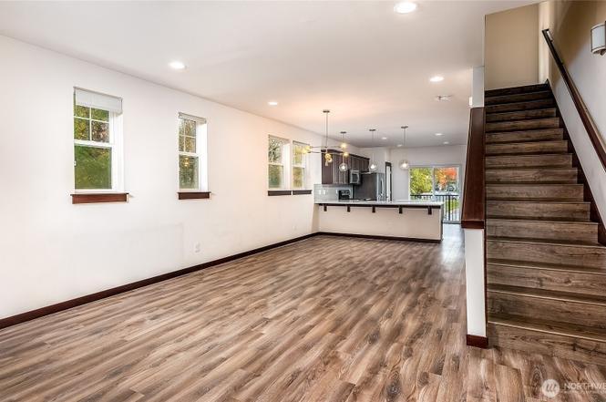 Living room - 7174 Shinkle Pl SW