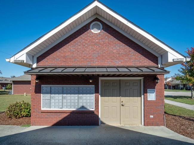 Building Photo - Arrowhead Dr******Senior 55+ Community****** Rent $1024/month