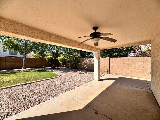 Building Photo - 1873 W Falcon Dr