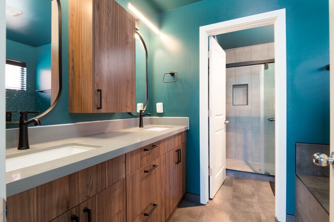 Building Photo - 6733 37th Ave S