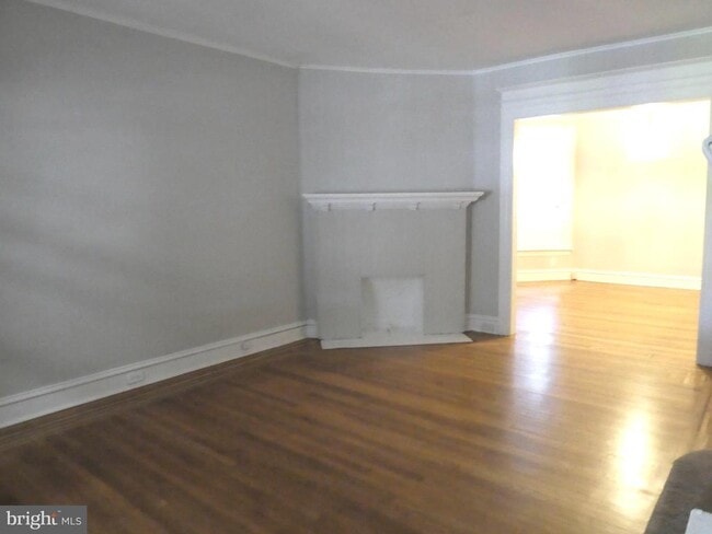 Building Photo - 1213 S 54th St