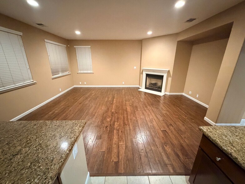 Building Photo - 4025 St Remy Ct