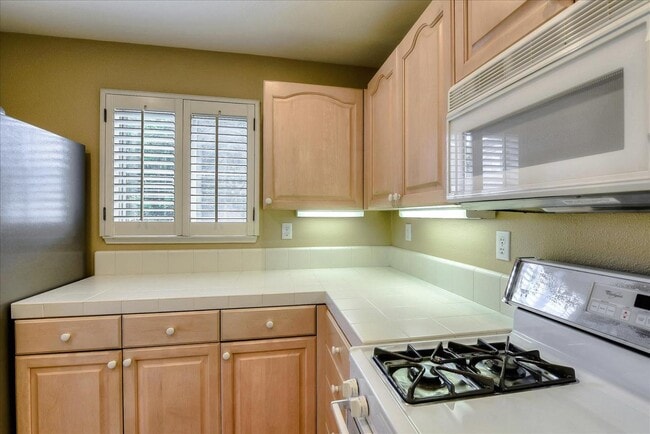 Building Photo - 990 Alpine Terrace