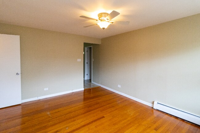 Building Photo - 8810 S Cottage Grove Ave