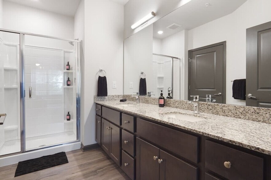 Building Photo - 1540 Dunn Rd