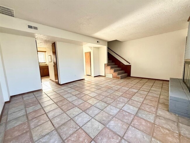 Building Photo - 214 Justin Dr