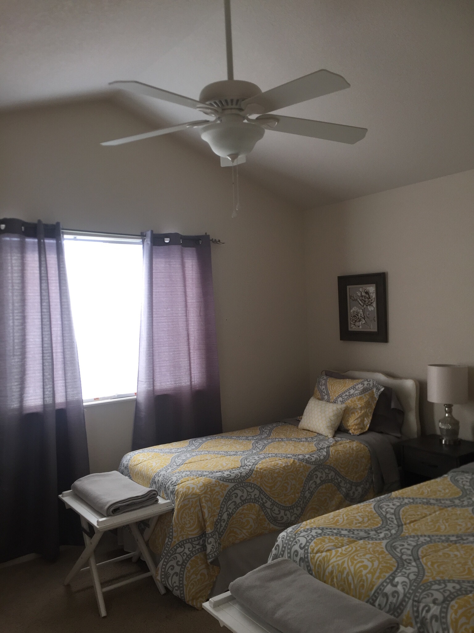 Vaulted ceiling in second bedroom - 5412 Seal Alley